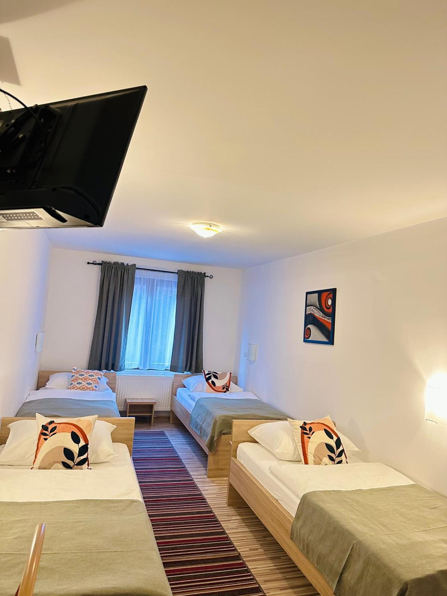 Motel Stovrela Cazin Bagian luar foto